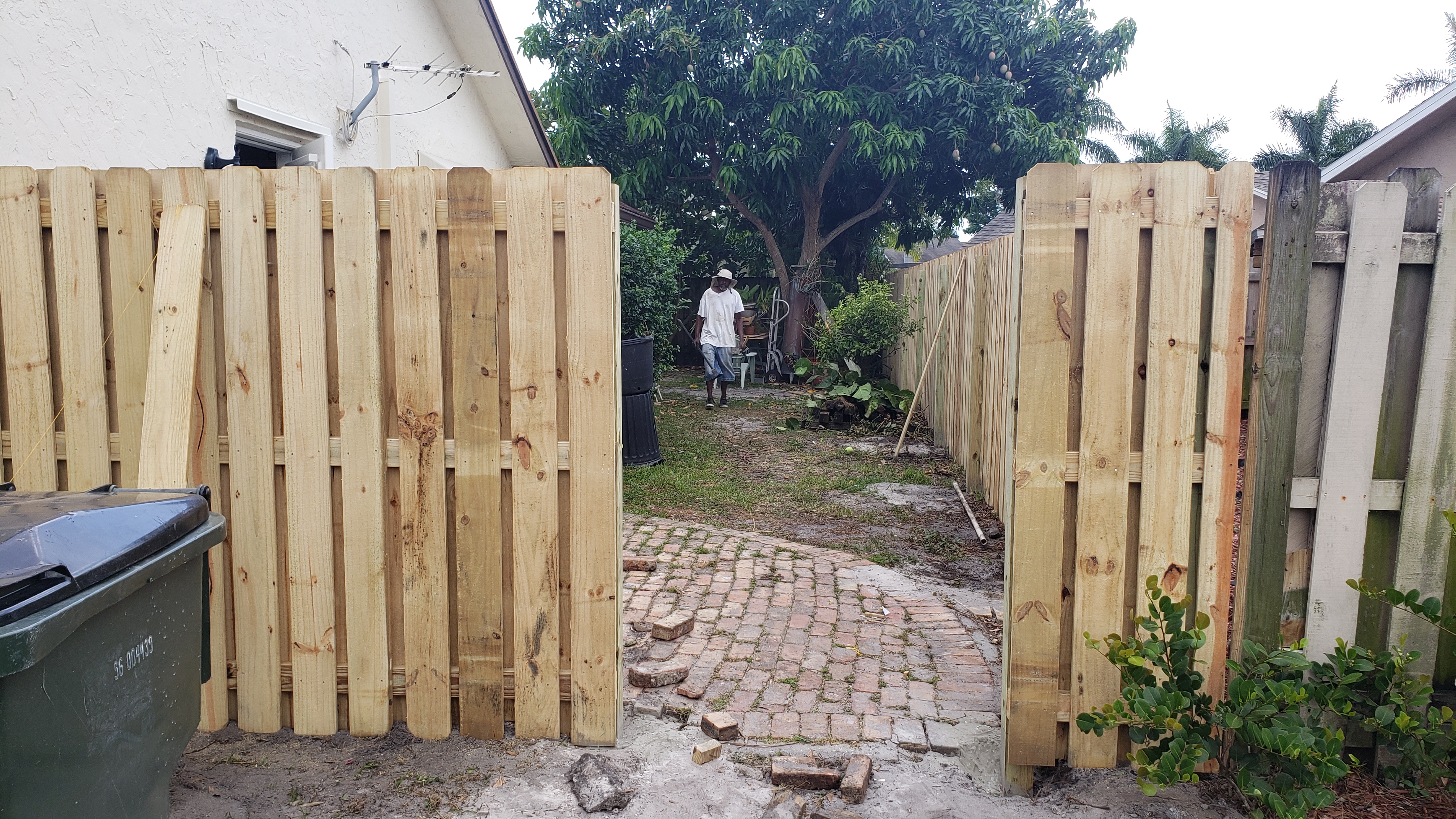 Top Contractors for Local Fencing